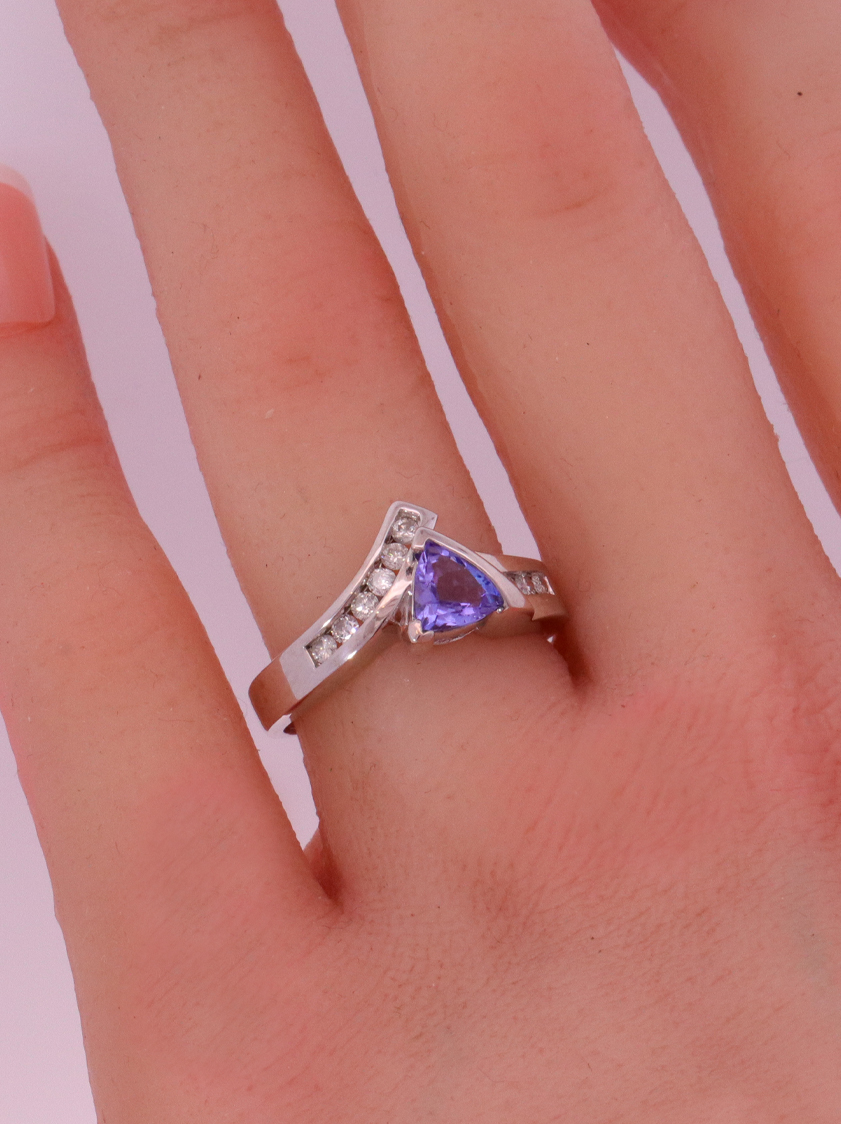 Diamond & Tanzanite Ring