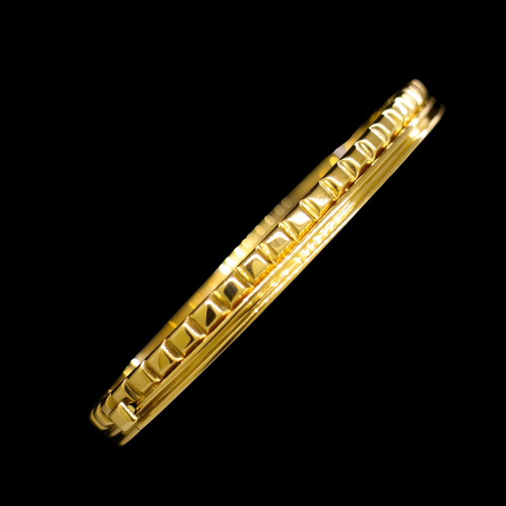 18k Gold Bangle Bracelet