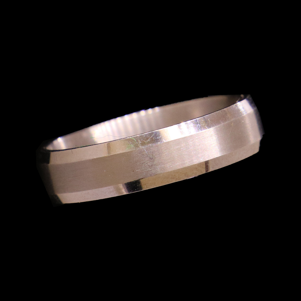 10K White Gold Band 12