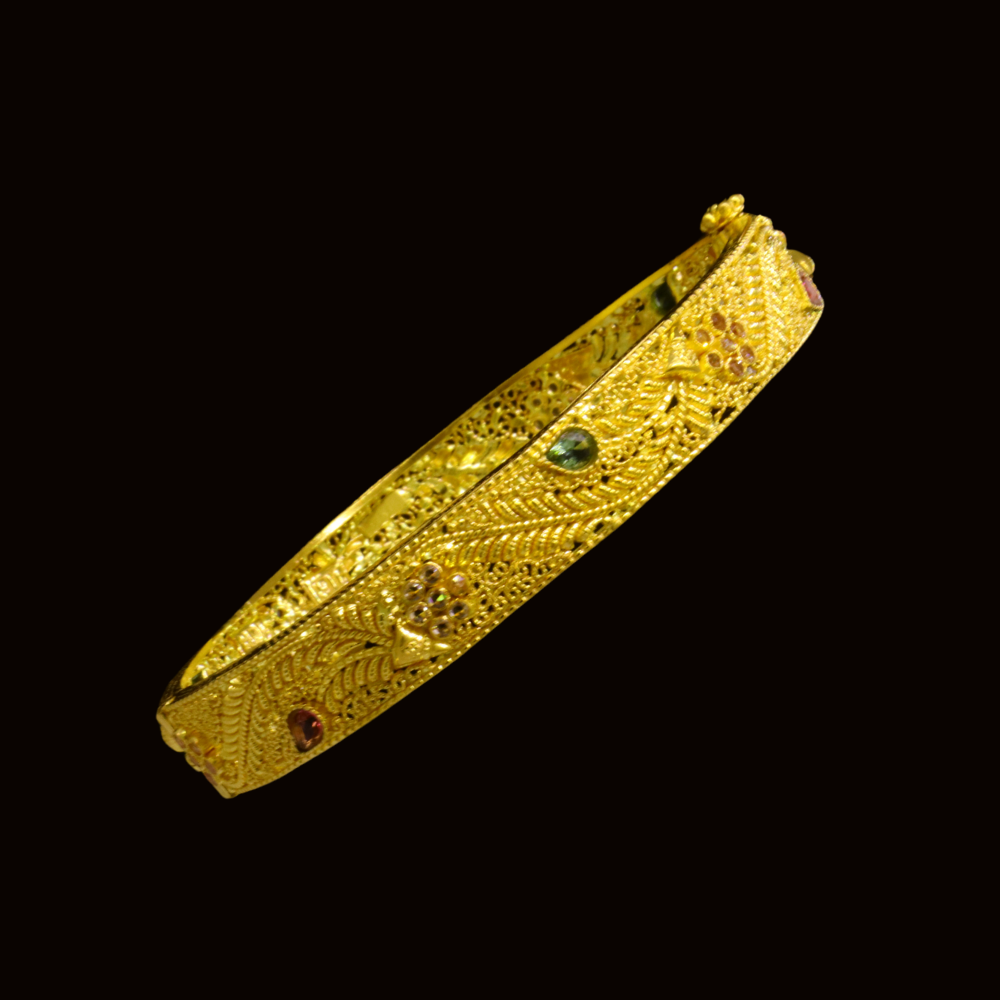 Yellow Gold Bangle Bracelet, style SW24155