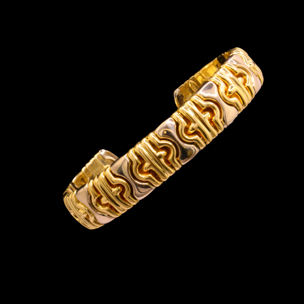 18k Gold Bangle Bracelet