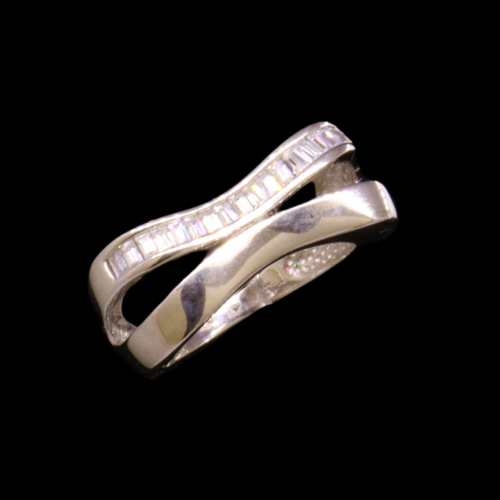 18K White Gold Ring