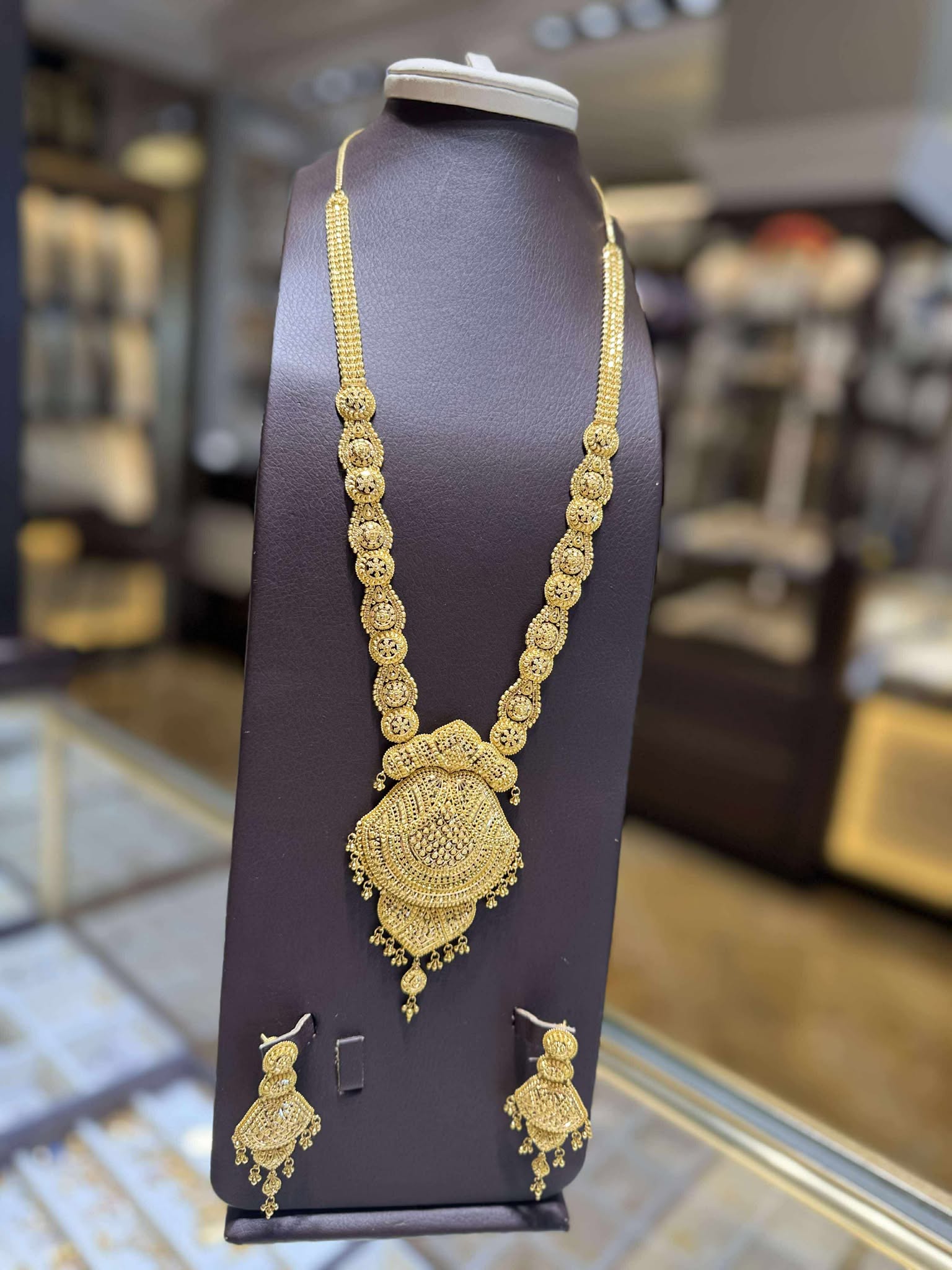 22K Long Necklace Set - SW25561 - Yasini Jewelers