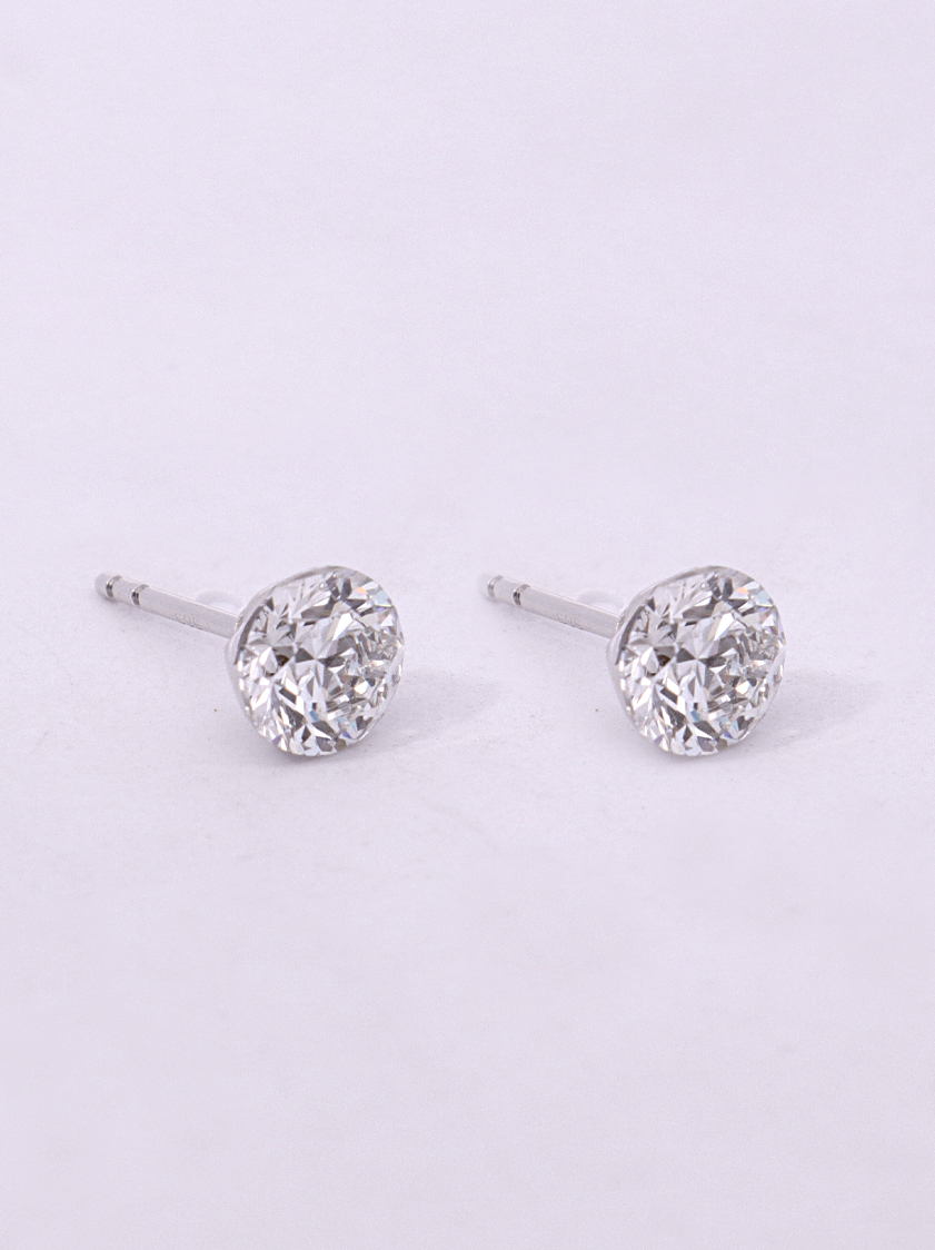 Lab-Diamond Stud Earrings 
