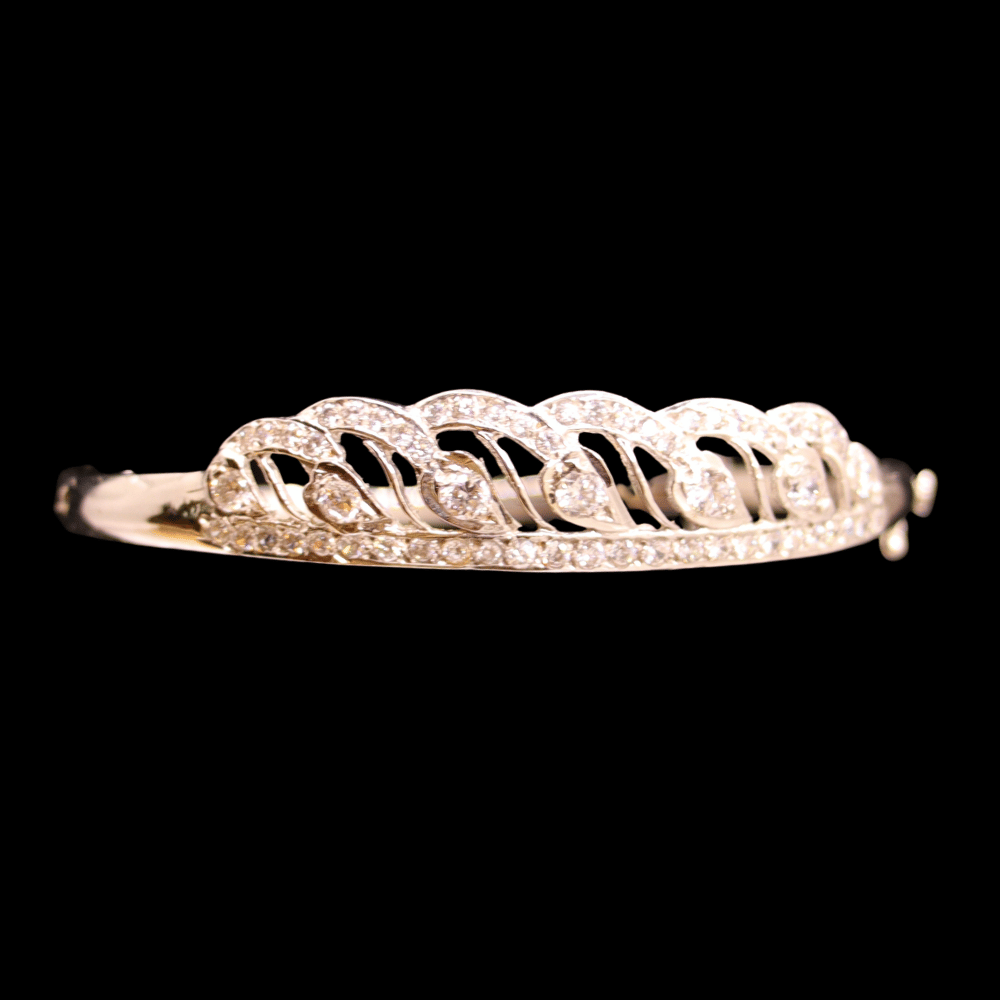 18k Gold Bangle Bracelet 