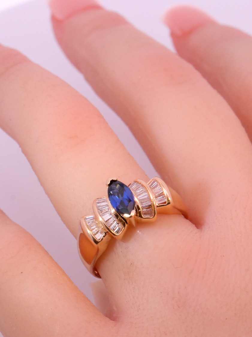 Diamond Ring withe sapphire
