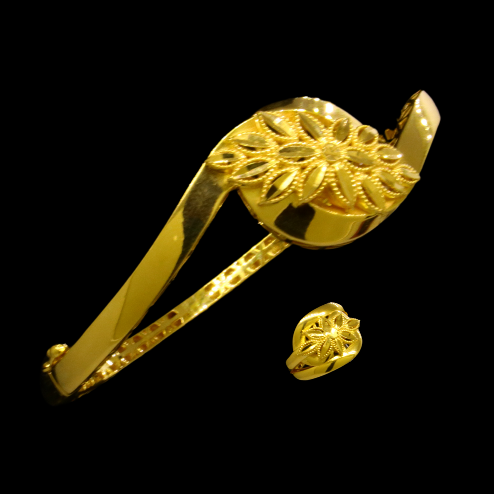 21K Gold Bangle with matching ring