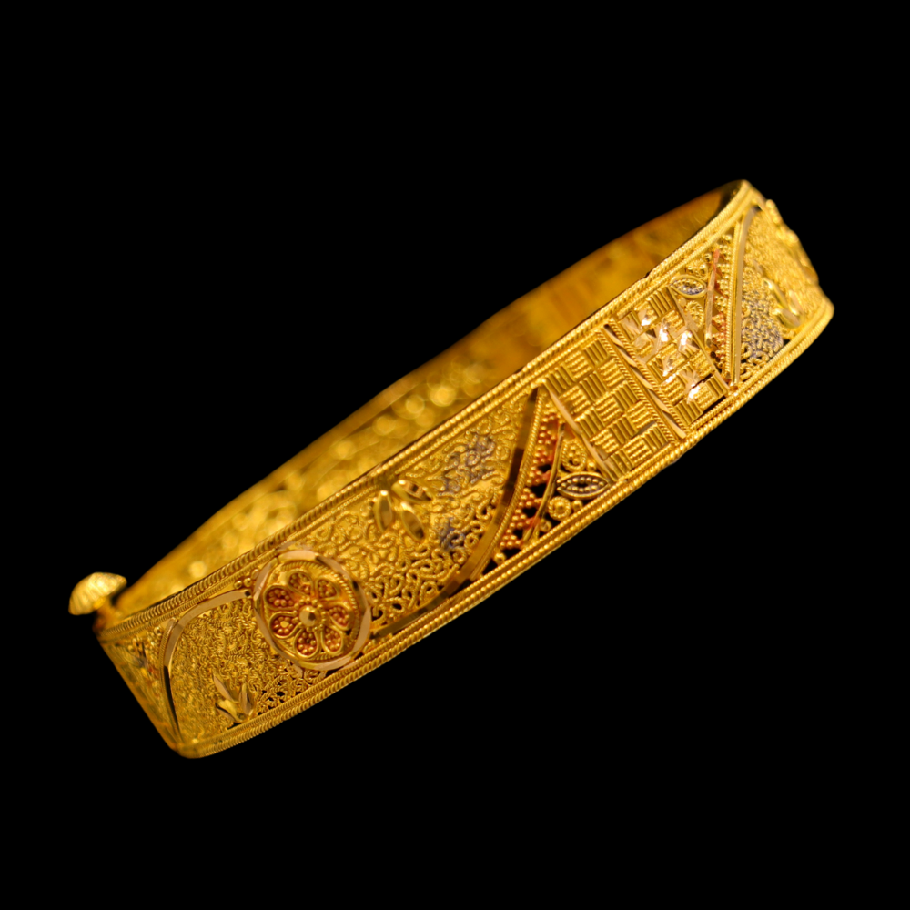 Yellow Gold Bangle Bracelet, style SB25666