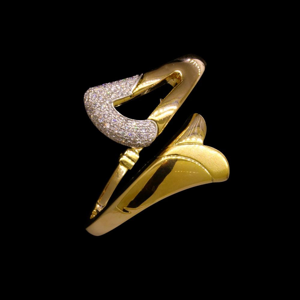 18k Gold Bangle Bracelet