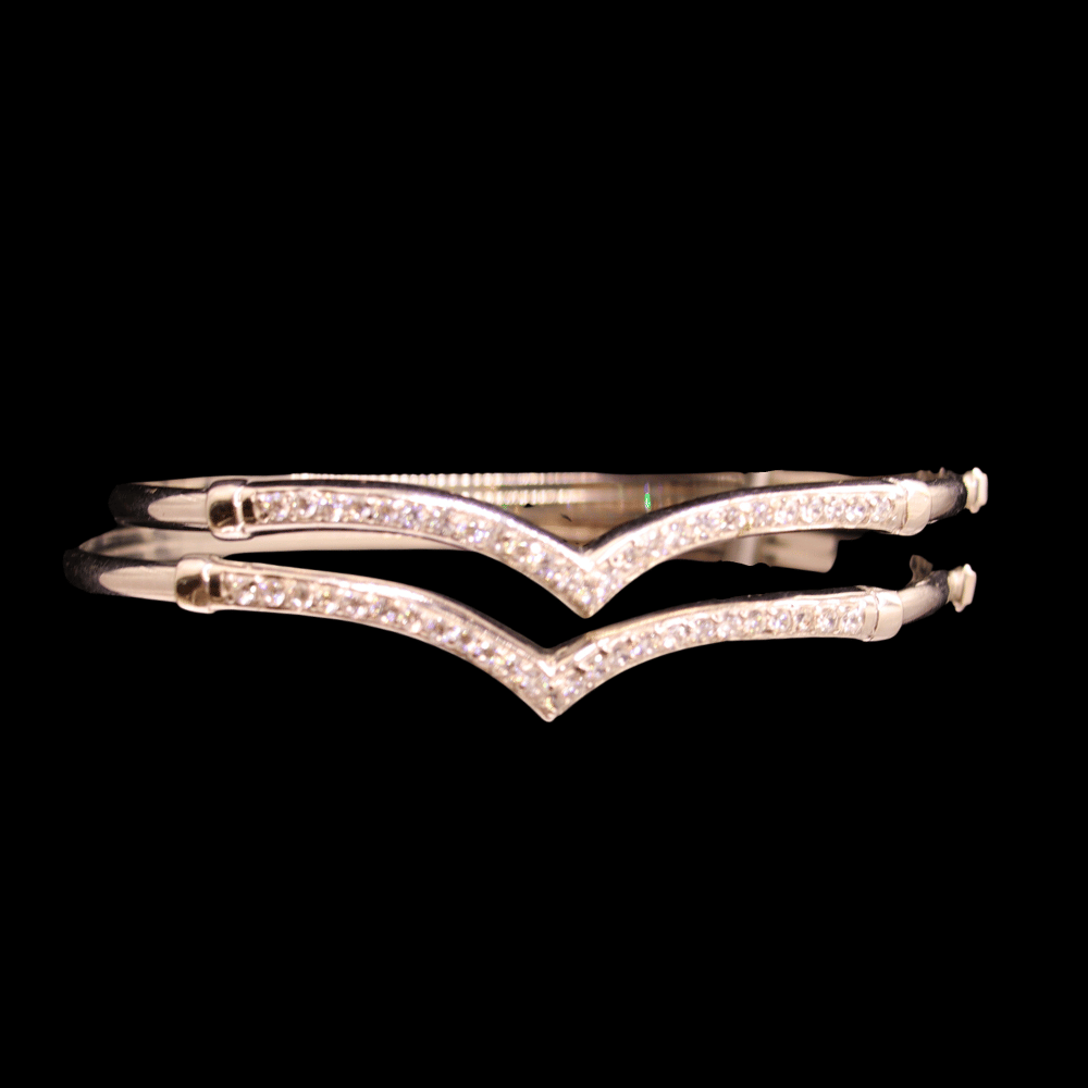 18k Gold Bangle Bracelet  