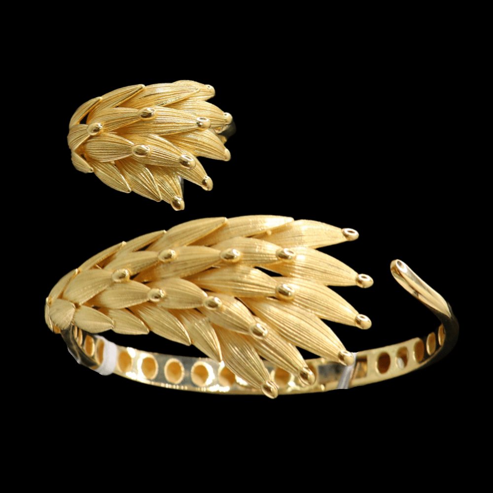 18K Gold Bangle with matching ring 