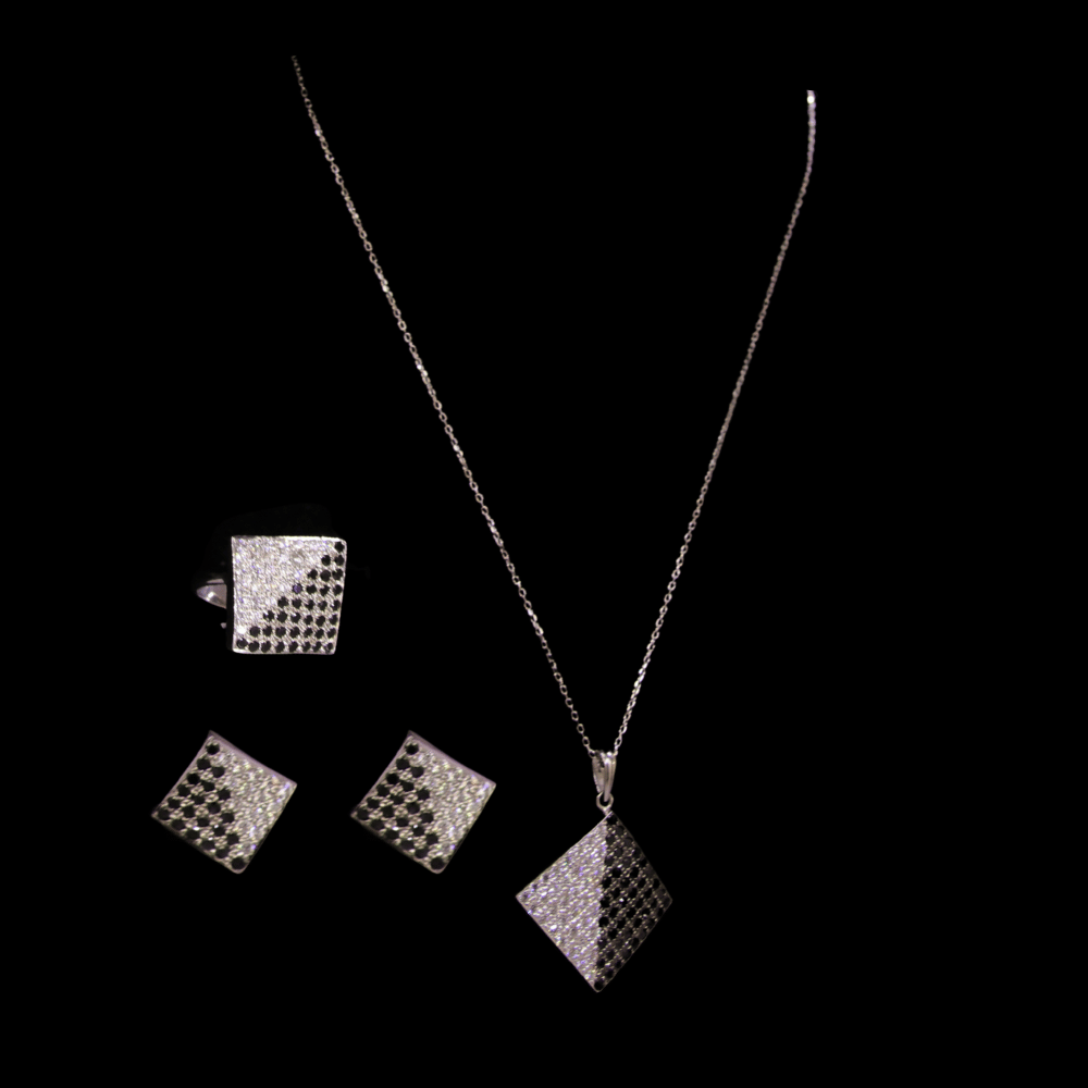 18K Gold Necklace Set   