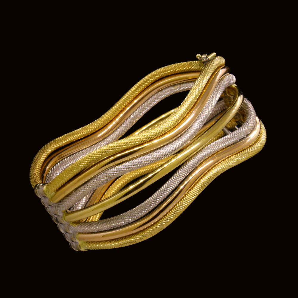 18k Gold Bangle Bracelet