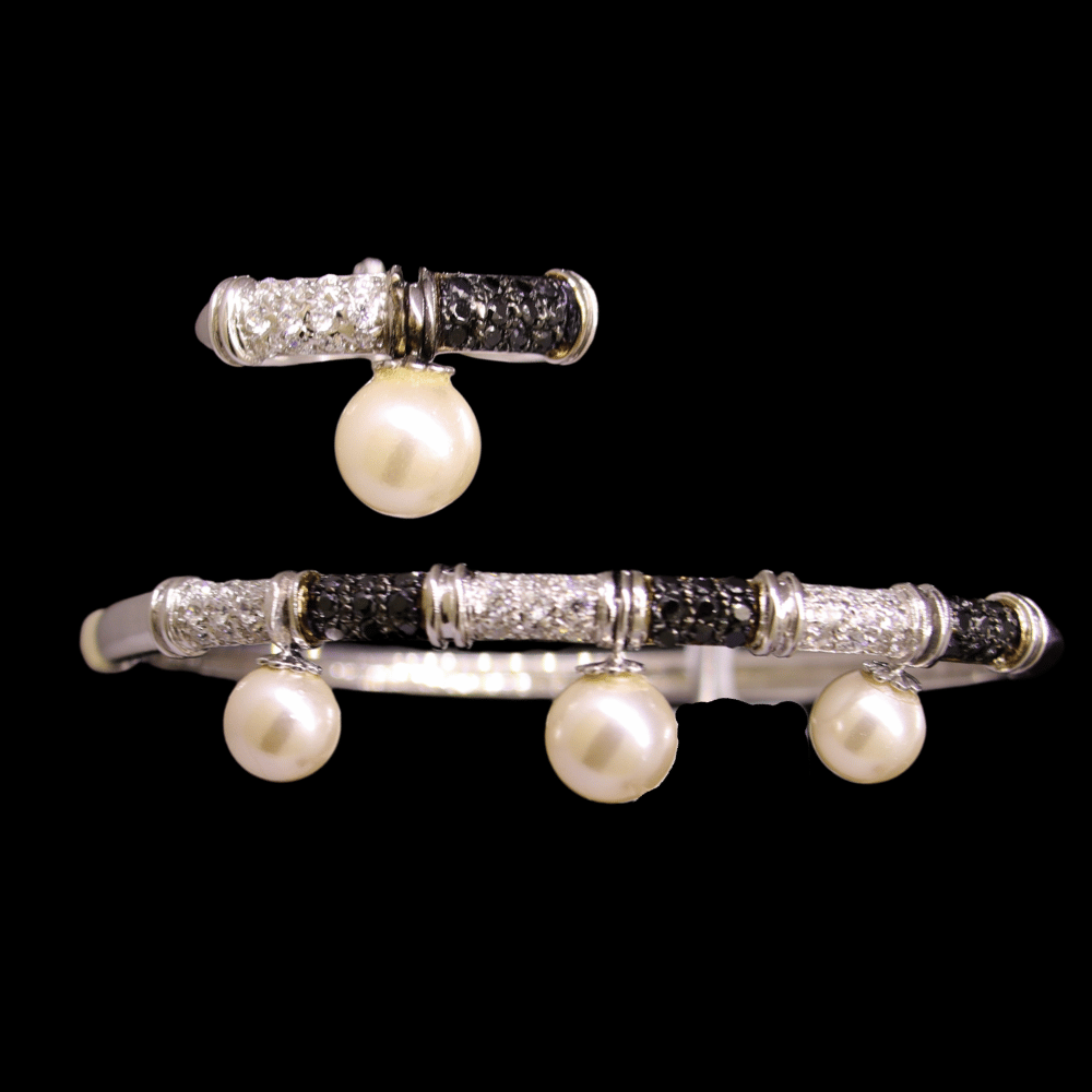 18K White Gold Bangle Bracelet