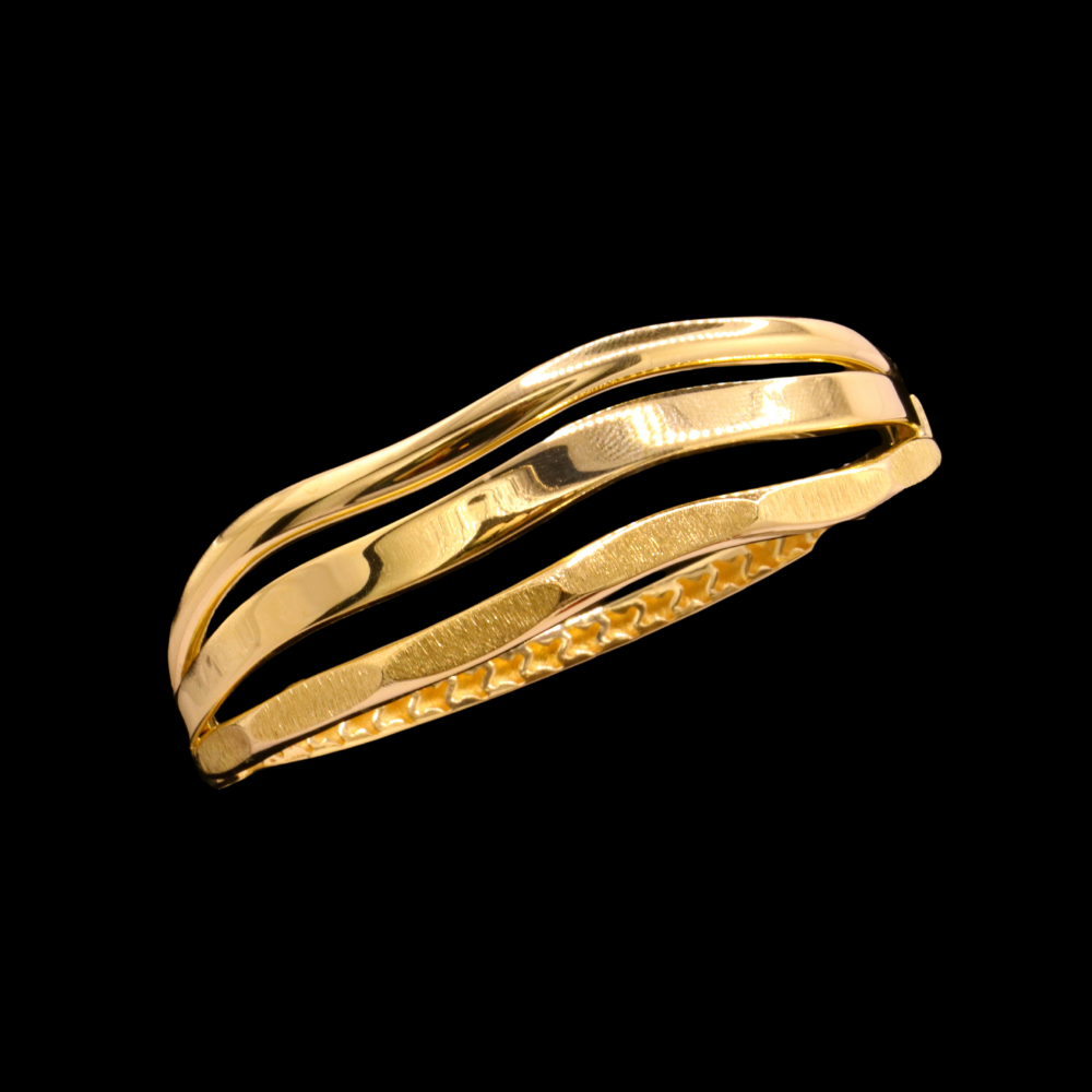 18k Gold Bangle Bracelet