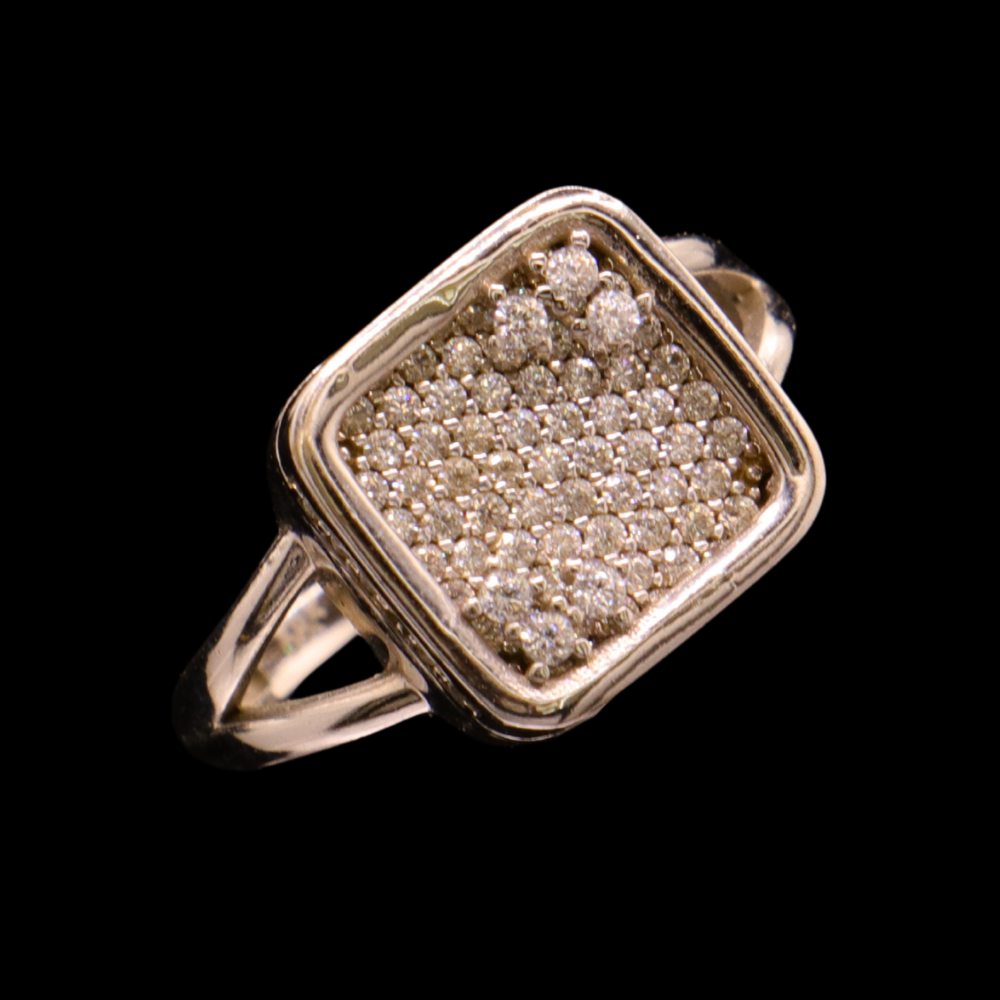 18K White Gold Ring