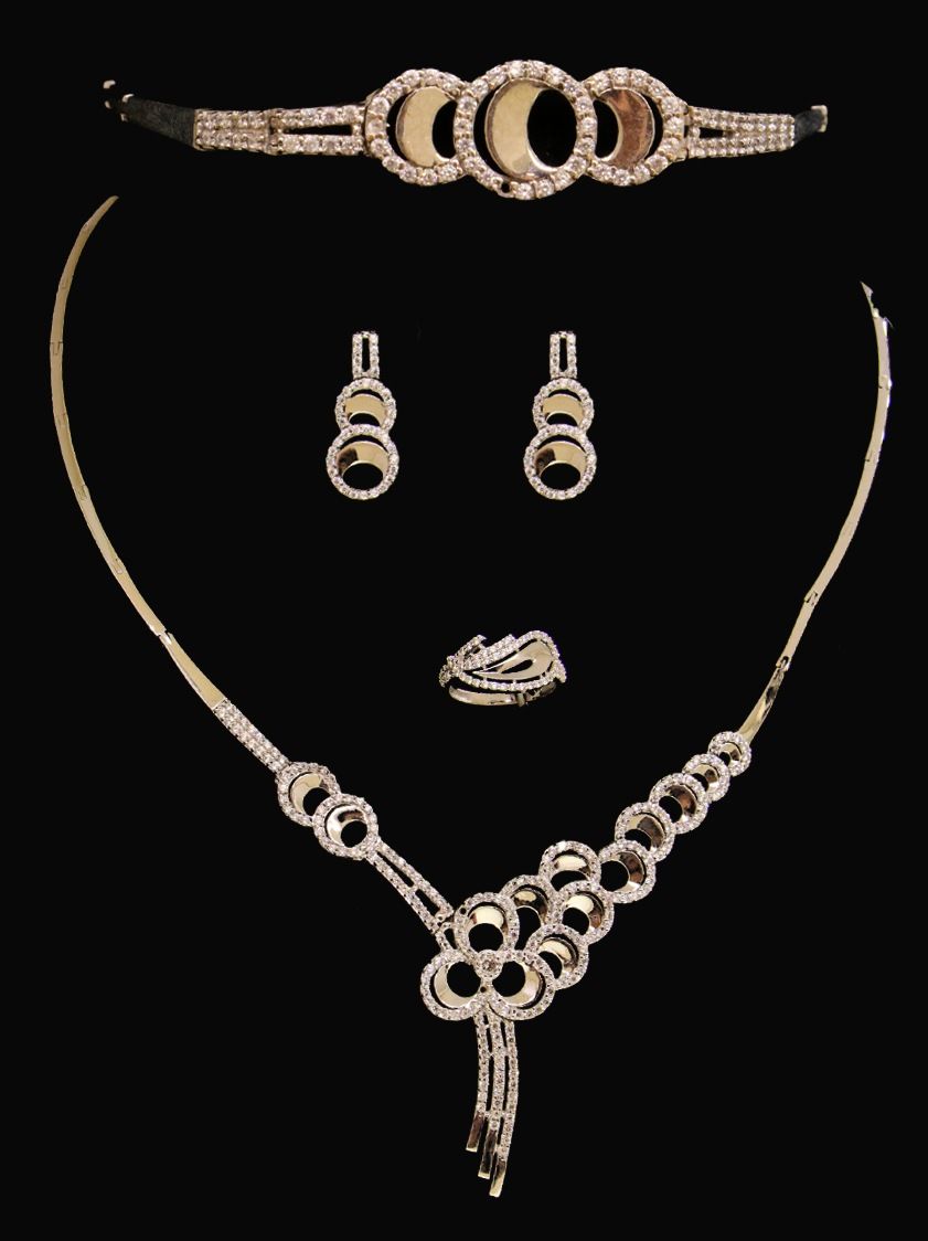18K Gold Necklace Set 39702